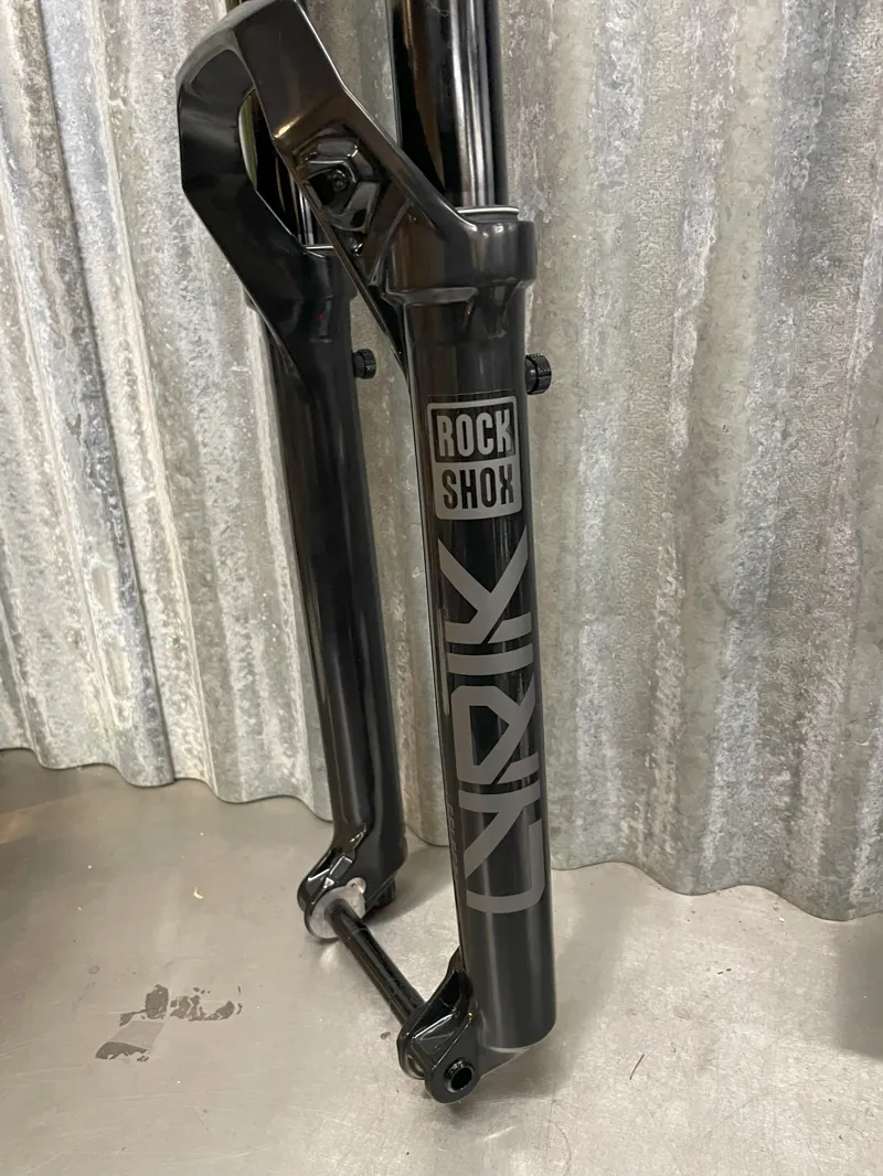 Rockshox yari 29er deals