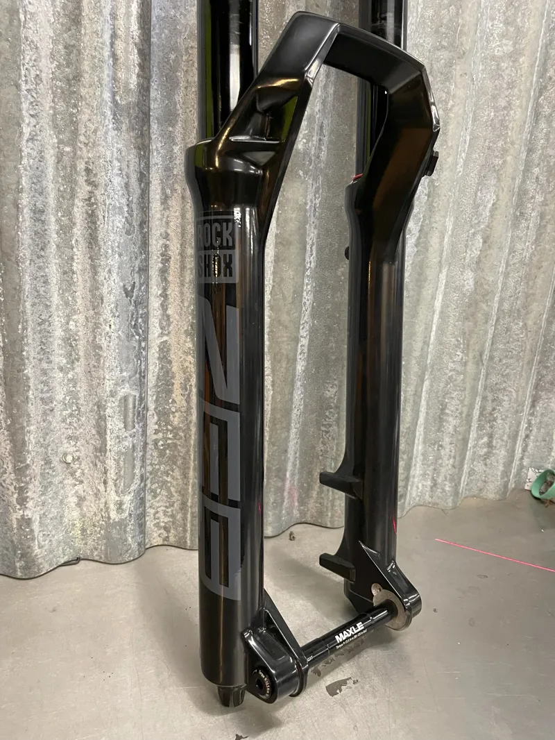 OEM RockShox Zeb Base Rush RC 170mm 29 44Offset 15x110 - Gloss Black-1