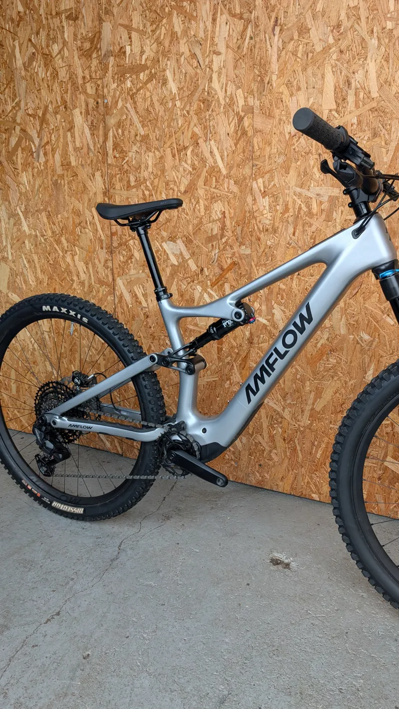 Ex-Demo Amflow PL Carbon 800WH - Medium-1