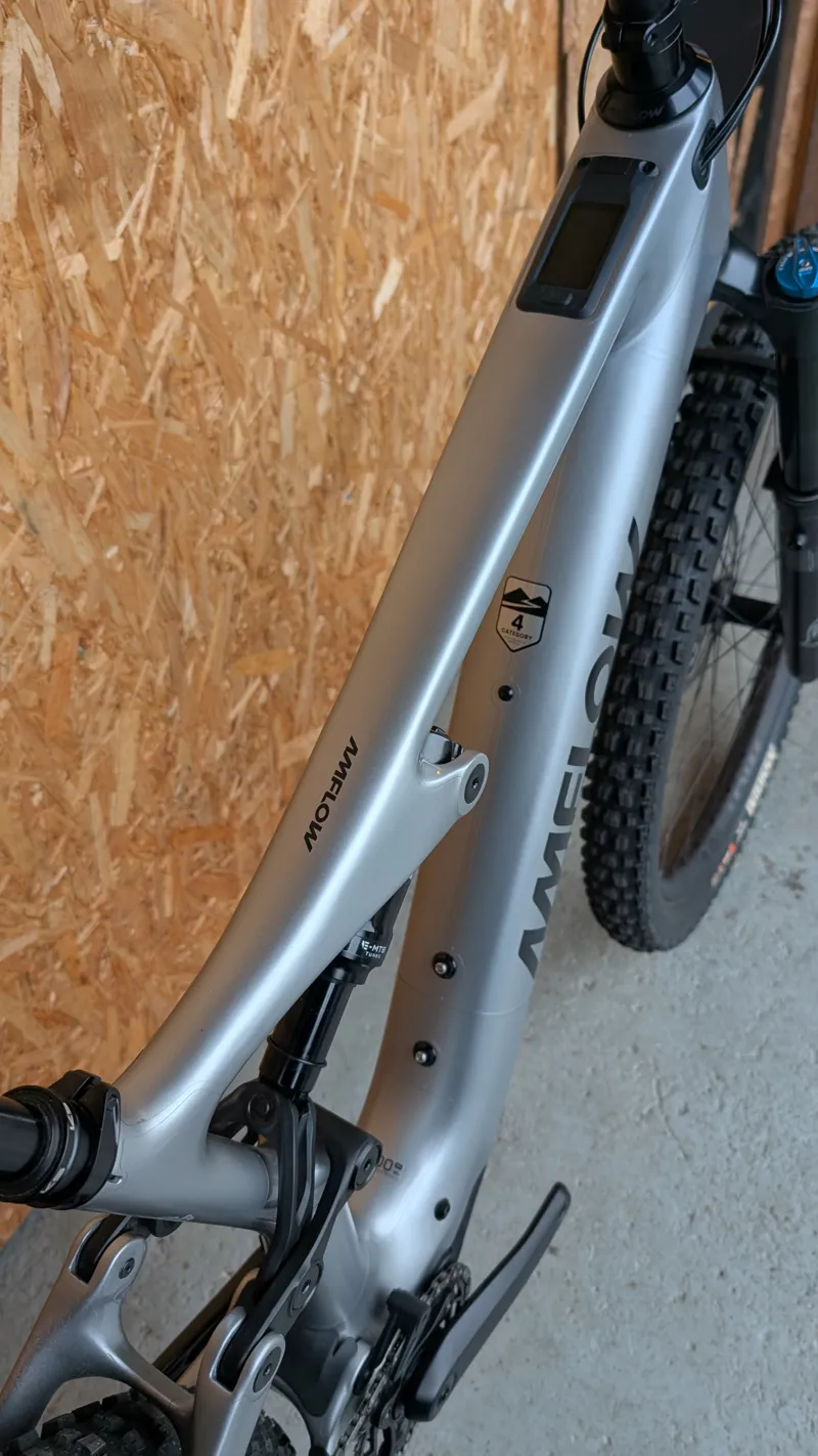 Ex-Demo Amflow PL Carbon 800WH - Medium-4