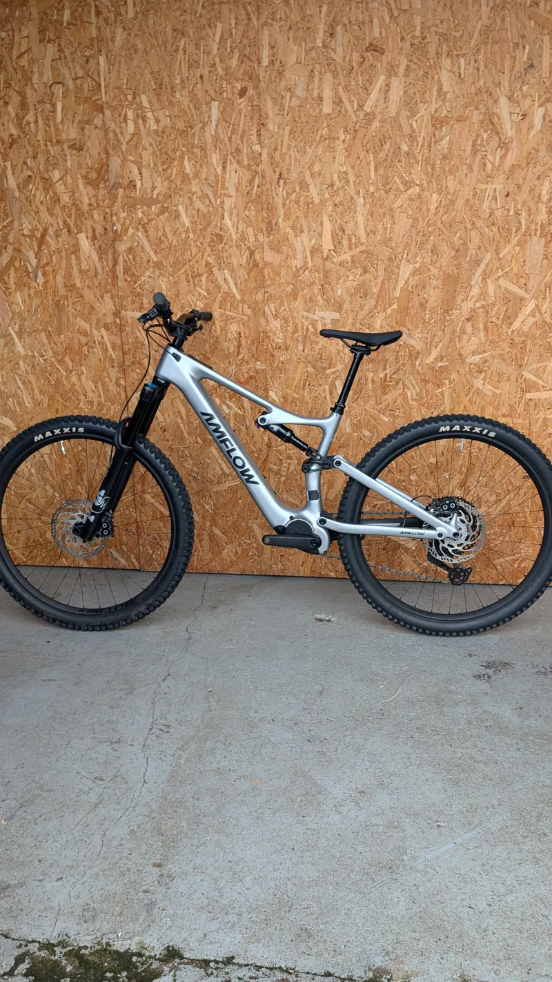 Ex-Demo Amflow PL Carbon 800WH - Medium-9