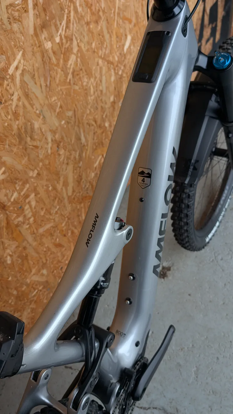 Ex-Demo Amflow PL Carbon 800WH - Large-5