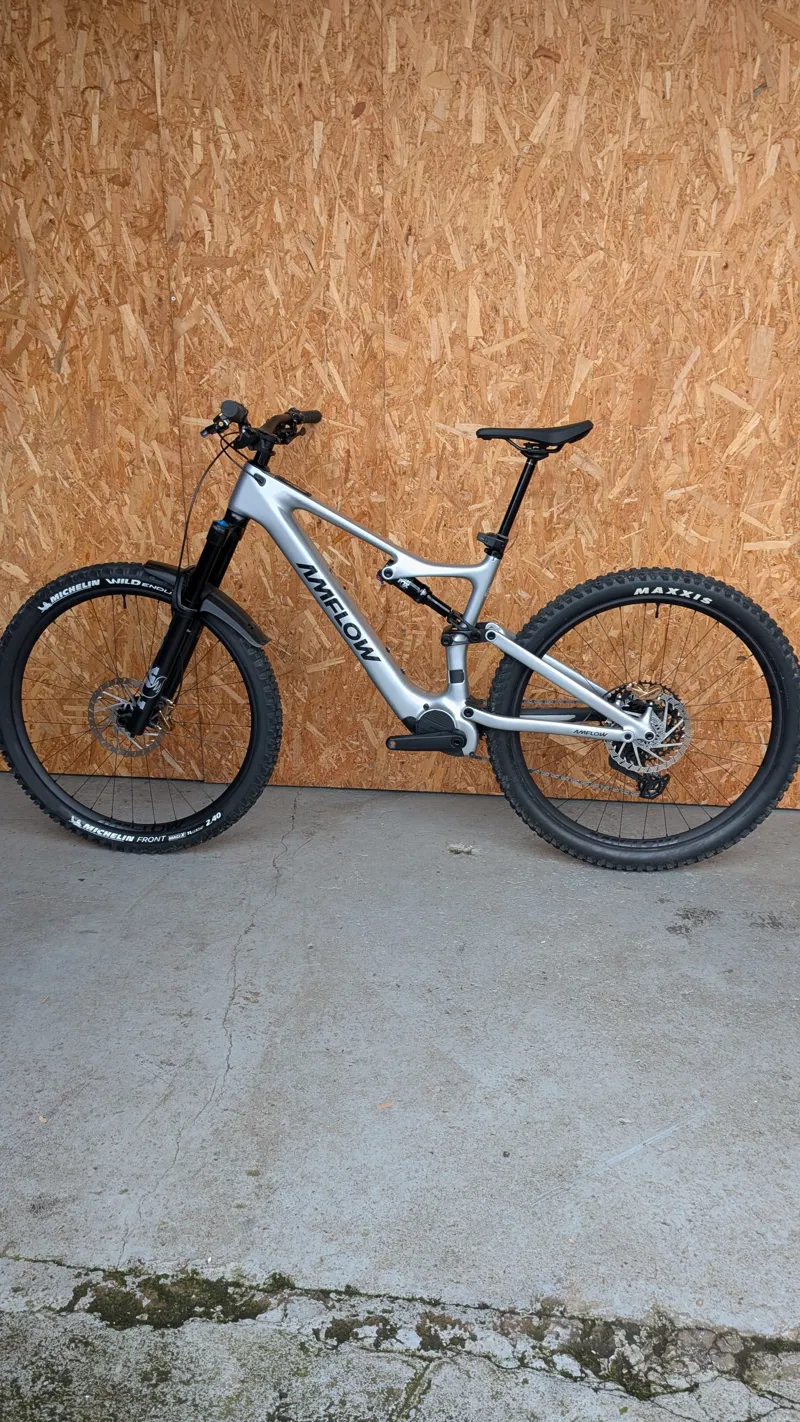 Ex-Demo Amflow PL Carbon 800WH - Large-10