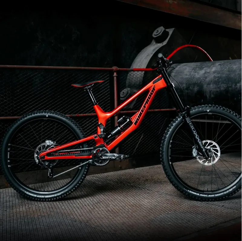 Nukeproof Dissent Carbon Pro Mullet DH Bike -1