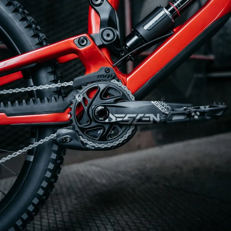Nukeproof Dissent Carbon Pro Mullet DH Bike -2