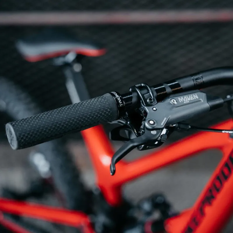 Nukeproof Dissent Carbon Pro Mullet DH Bike -3