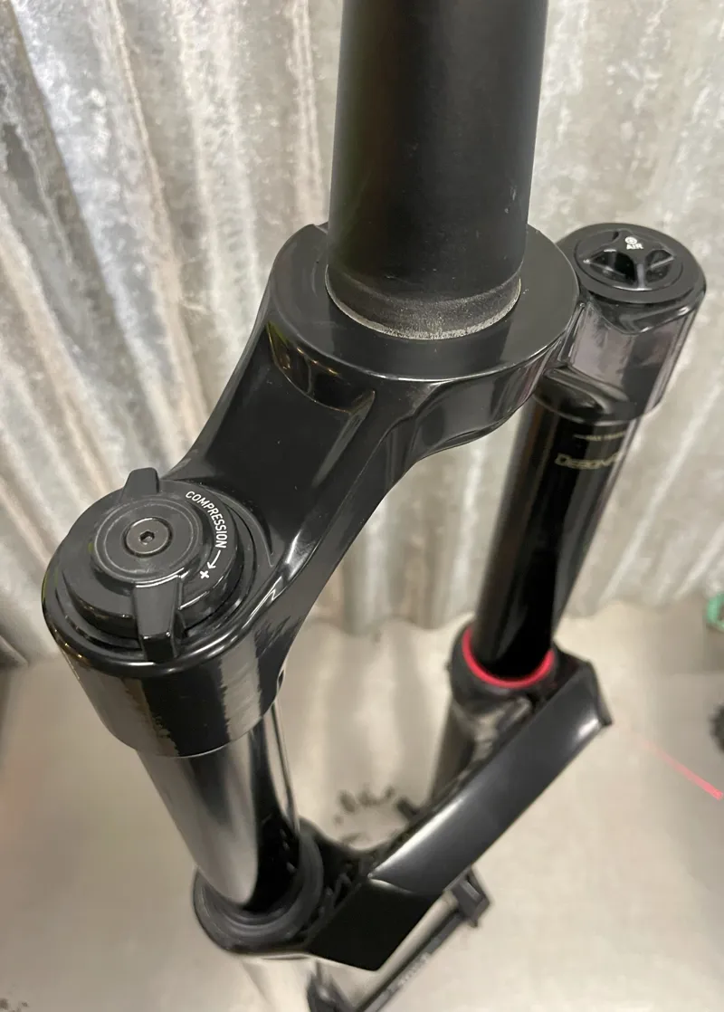 OEM RockShox Zeb Base Rush RC 170mm 29 44Offset 15x110 - Gloss Black-2